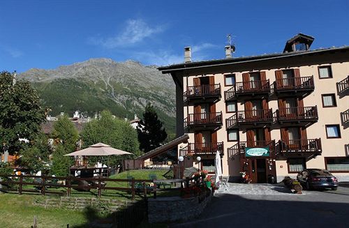 Hotel Du Glacier La Thuile Exteriör bild